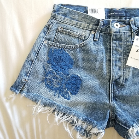 🍒NWT🍒 LEVI'S MADE & CAFTES HIGH RISE SHORTS - Picture 2 of 11